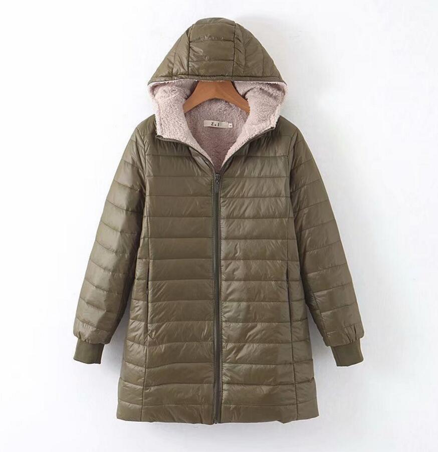 Parka Forrada com Capuz modelo Gomos