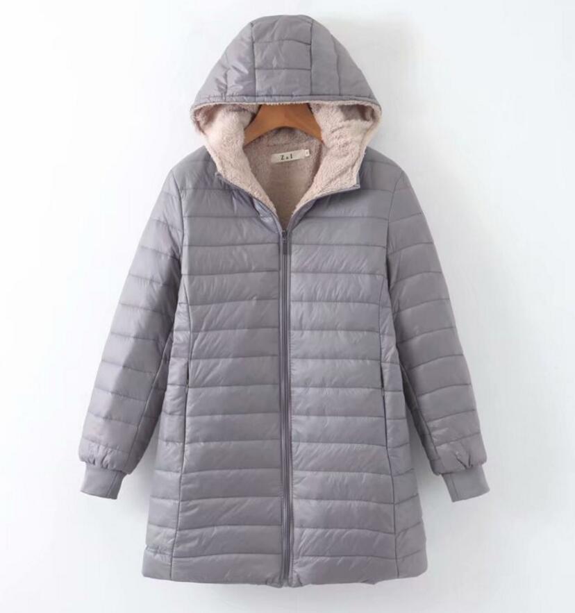 Parka Forrada com Capuz modelo Gomos