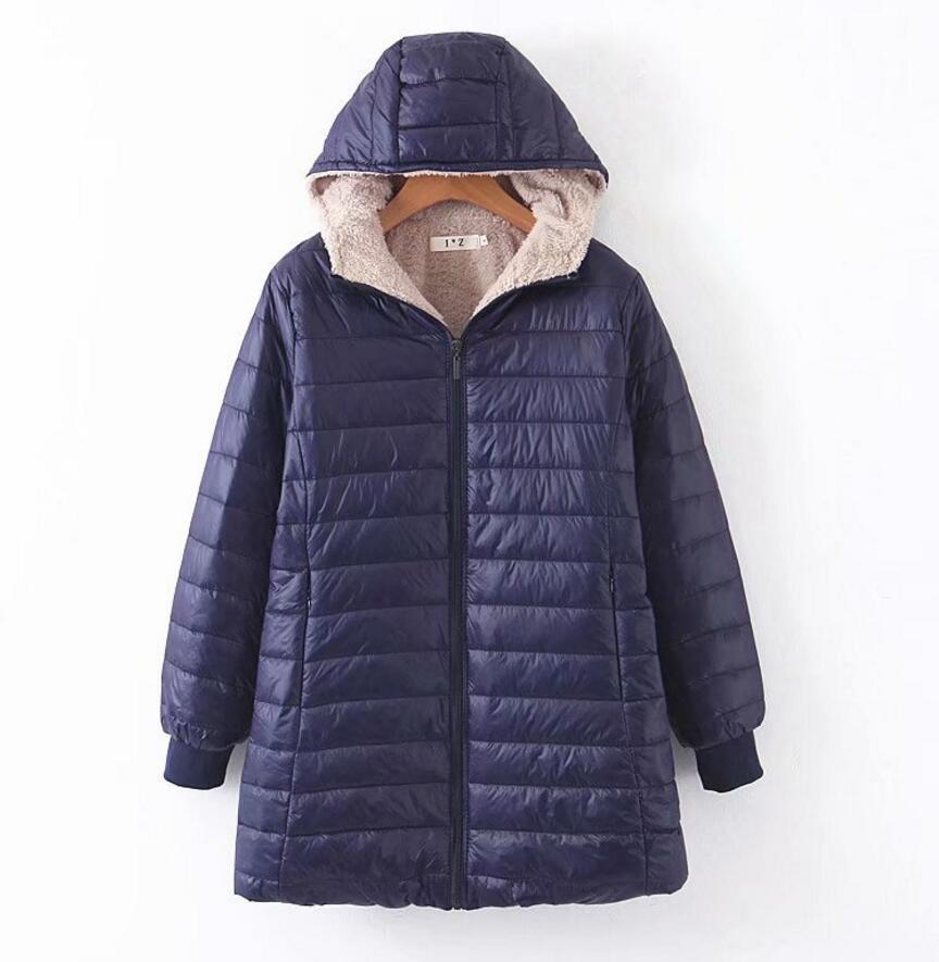 Parka Forrada com Capuz modelo Gomos