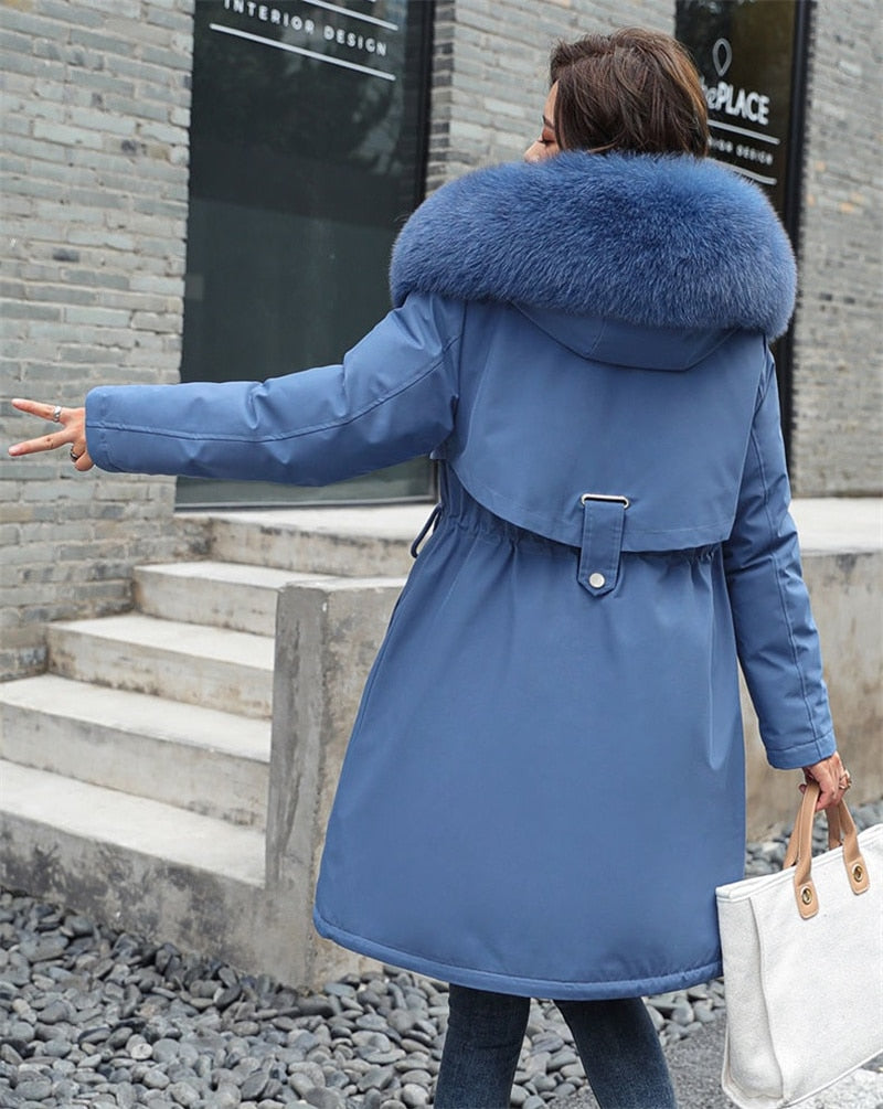 Parka Longa Forrada e com Capuz com Pele